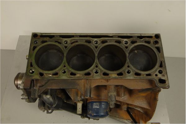 Blok Motoru  1,8 16v F4P774 Laguna 2 Renault F4K