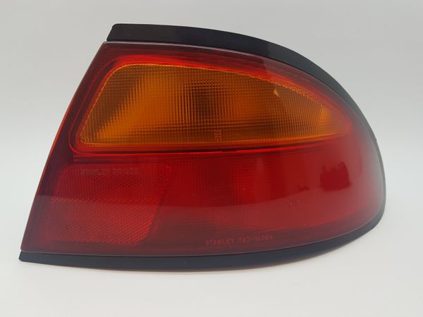 Světla Pravý Zadek Mazda 323 8FBP51150