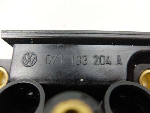 Sací Potrubí  2,3 V5 071133204A Volkswagen