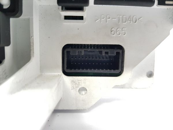 Otáčkoměr  Toyota Yaris 83800-0DJ00 838000DJ00 17581
