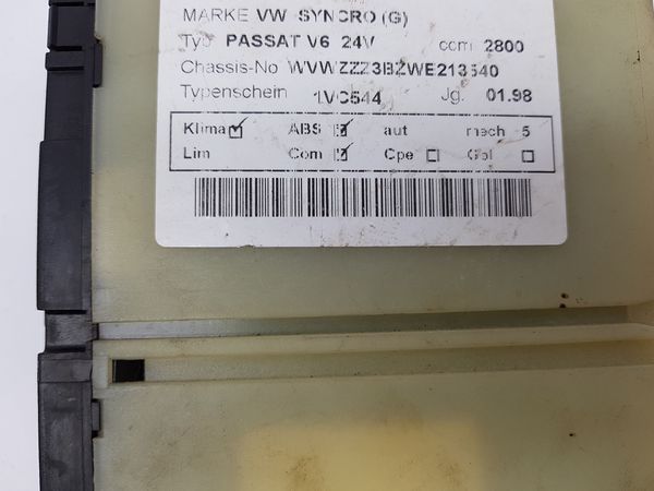 Panel Větrání 5HB00761702 3B1907044A VW Passat B5 6059