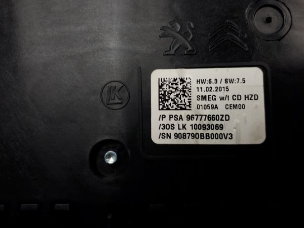 Kontrolní panel Peugeot 308 2 II 96777660ZD