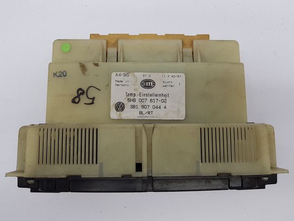 Panel Větrání 5HB00761702 3B1907044A VW Passat B5 6059