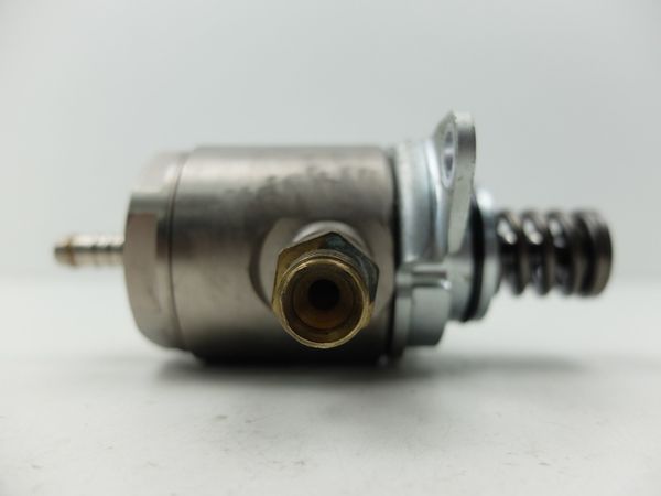 Palivové Čerpadlo  2,0 TSI 06J127025A HFS034X1 VW Audi