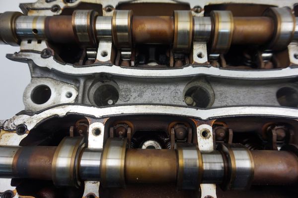 Hlava Válce 9656249480 0200FZ 1.4 16v KFU Peugeot Citroen
