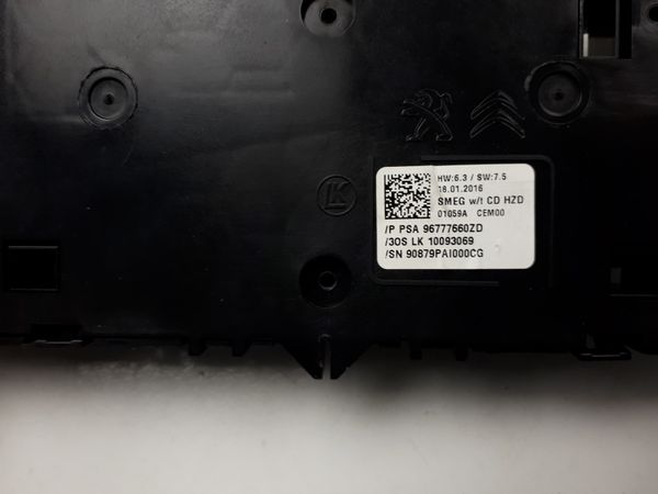 Kontrolní panel Peugeot 308 2 II 96777660ZD LK