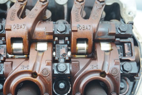 Hlava Válce  7711497415 8200797330 1,2 16v Dacia Logan Sandero Renault  Clio 3 (1)