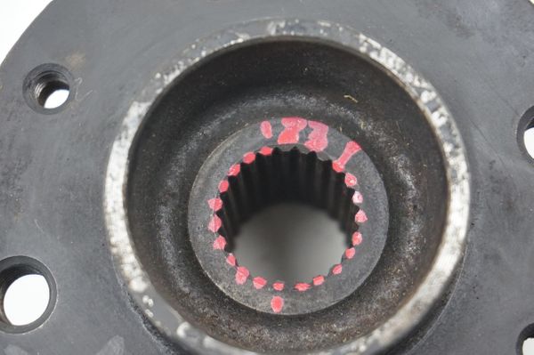 Náboje Na Kola  Předek 402027463R Renault Twingo 2 