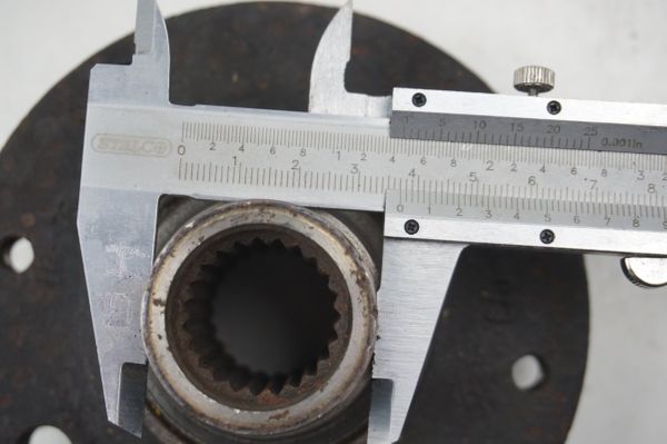 Náboje Na Kola  Předek 402027463R Renault Twingo 2 