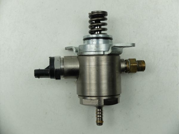 Palivové Čerpadlo  2,0 TSI 06J127025A HFS034X1 VW Audi