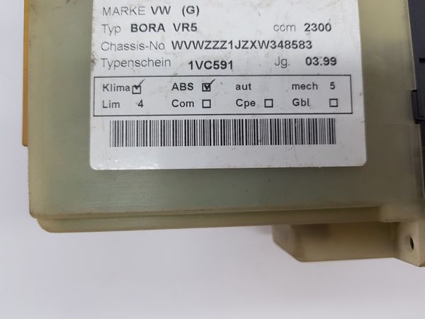 Panel Větrání 5HB00761710 3B1907044B VW Bora 6057